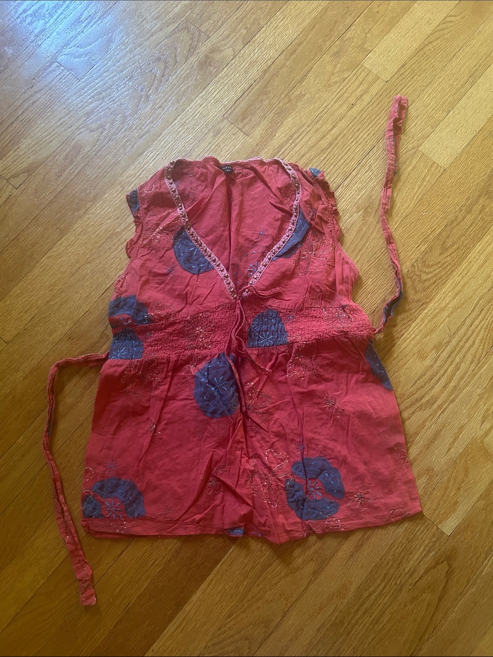 Women’s Red Sleeveless Tie-Front Tank Top